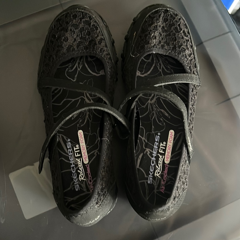 Skechers flats with tread
